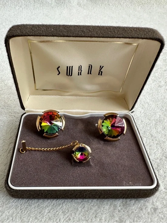 Vintage Swank Gold Tone iridescent watermelon Rivoli crystals Cufflink/TieTack