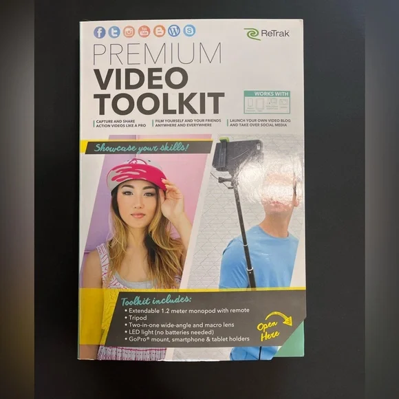RETRAK Video Toolkit Mount Tripod LED Light Remote Vlogging Equipment NWT