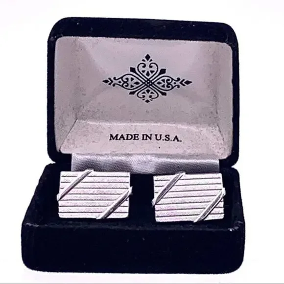 silver tone Cuff Links with toggle‎ closure.