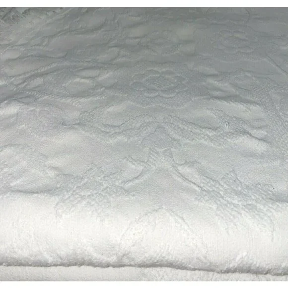 Vintage 1960s 1970s White Cotton Quilt Blanket Throw Bedspread Woven Fringe