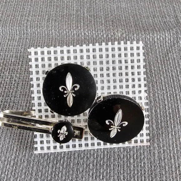 Vintage Fleur De Lis Cufflinks And Matching Neck Tie Clip In Great Shape