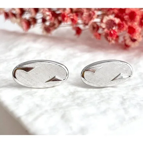 Swank Signed Oval Shaped 80's Style Retro Silver Toned Vintage Enclosure