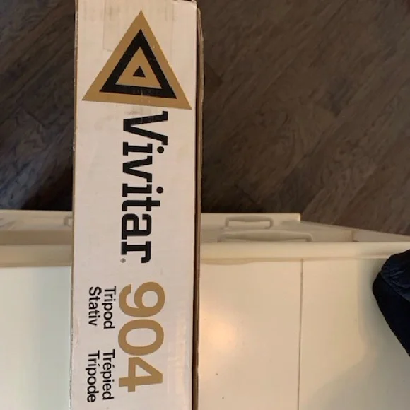 Vivitar 904 Tripod Box - White and Gold Logo