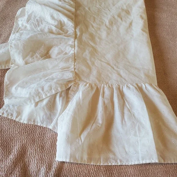 Red‎ Calliope Crib Skirt White Eyelet Cotton 9