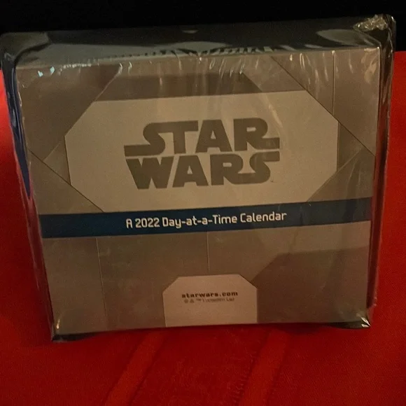NWT 2022 Star Wars calendar - still 6 months left (Mlb)