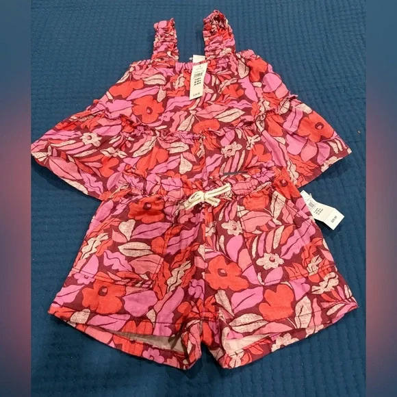 GAP toddler Floral Pink sleeveless top and bottom shorts set NWT size 3years