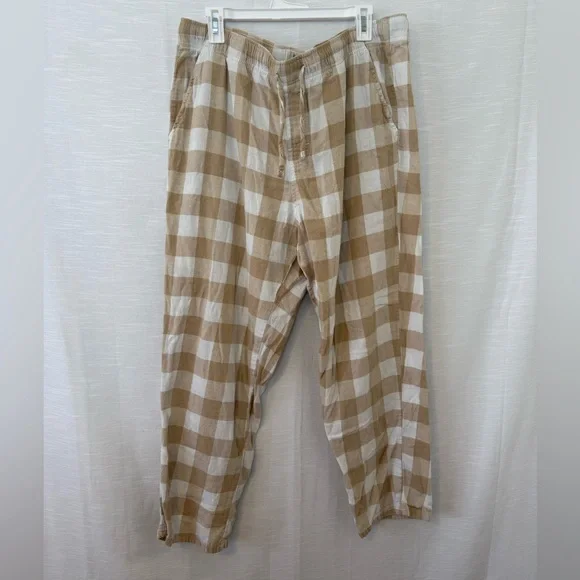 Old Navy Men's Beige and White Checkered Pajamas