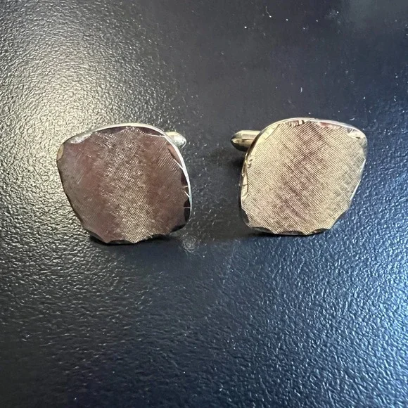 Vintage Cufflinks Square with Diamond Cut Edges Wavy Gold Tone