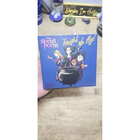 Disney Hocus Pocus Tonight We Fly Sanderson Sisters 12 Eyeshadow Palette