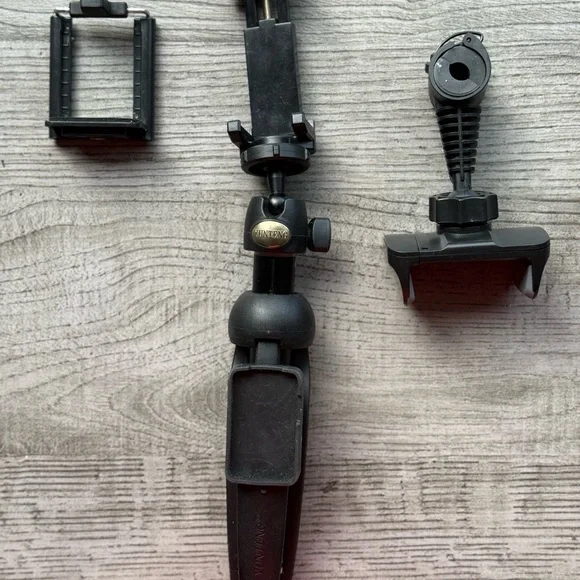 (3) Three Piece Cellphone Tripod Set