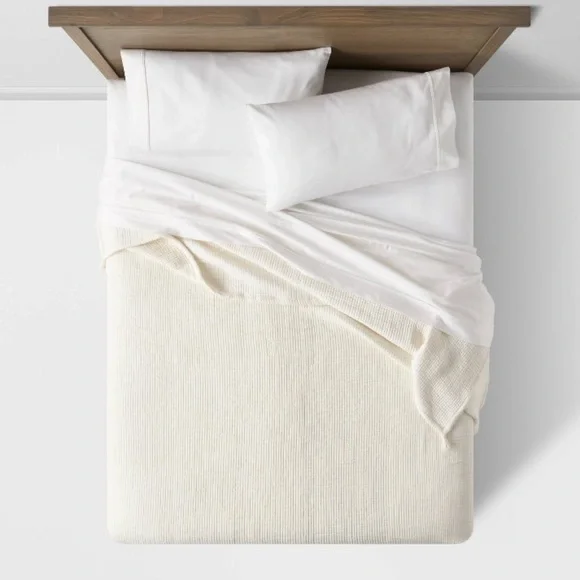 THRESHOLD NWT double cloth quilt -cream -full/queen