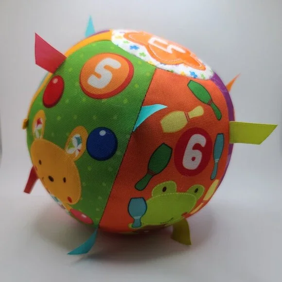Vetch Wiggle and Crawl Ball Baby Learning Toy