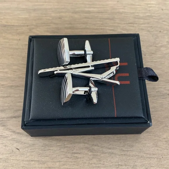 Línea Uomo Silver Cufflinks n Tie Clip Set