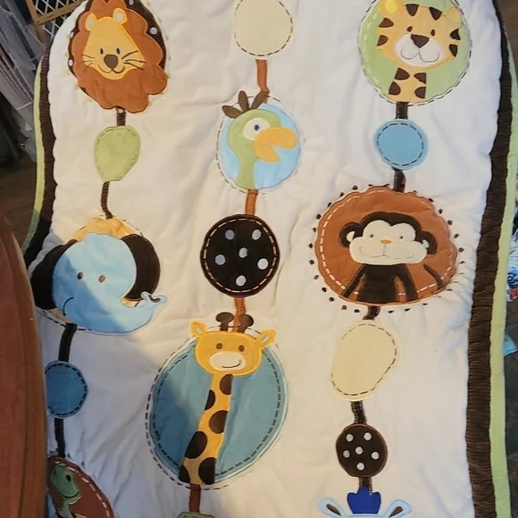 NoJo Crown Crafts Baby Quilt
