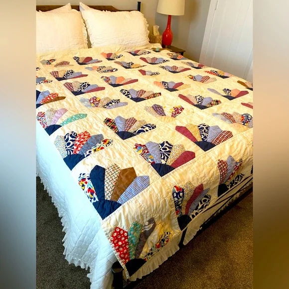 Handmade Fan Quilt 62”/72” in Blues and Reds 💙❤️🩵🤍