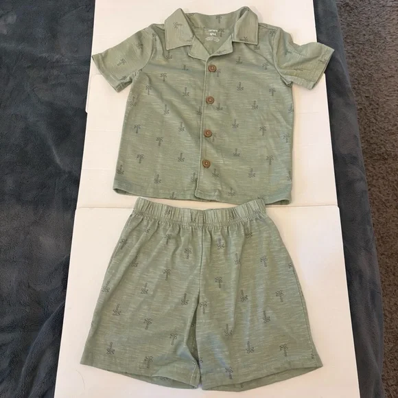 Carter's OshKosh Toddler Boys 5T Bundle 8pc Shorts Tees Hoodie‎ Mixed Colors