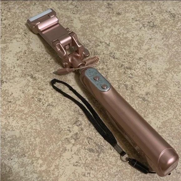 “MOCREO” Pink Selfie Stick. Open 33” Long Bluetooth Selfie Stick