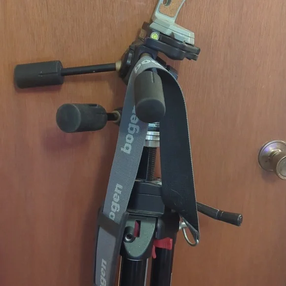 Bogen/ Manfrotto 3 way head equipped w/3251 camera tripod