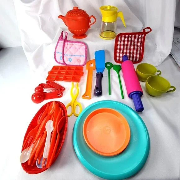 Vintage 41-Piece Kids Plastic Kitchen Play Set W/ Utensils Cups Plates Ice Tray