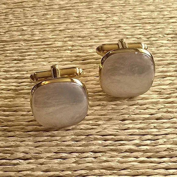 Vtg 70s cufflinks gold tone mother of pearl business academia preppy old money