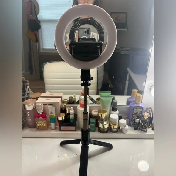 Bower Ring Light Phone Stand