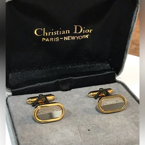 DIOR CD Logo Cuff Links in box 😍🔥