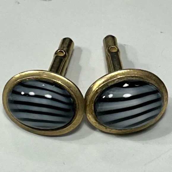Vintage Oval Gold Toned Onyx Mother of Pearl Cufflinks Stripes Inlay
