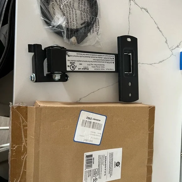 NEW Wall Mount Kit for 10”-50” TV