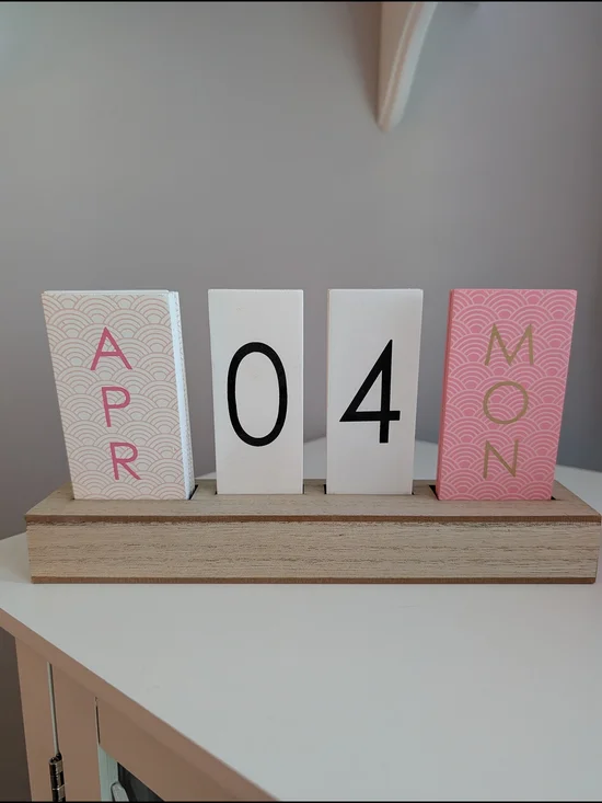 Wooden Tile Calendar - Pink & White
