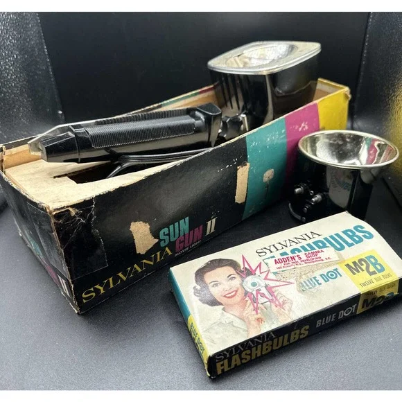 Vintage Sylvania Sun Gun II Movie Light Model SG-55 WORKS! W Box Bulbs and Extra