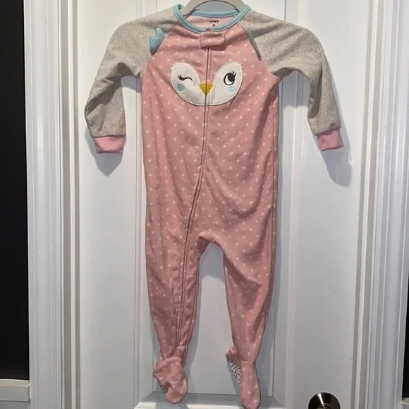 Nwot Carter’s zip Footie size 2T