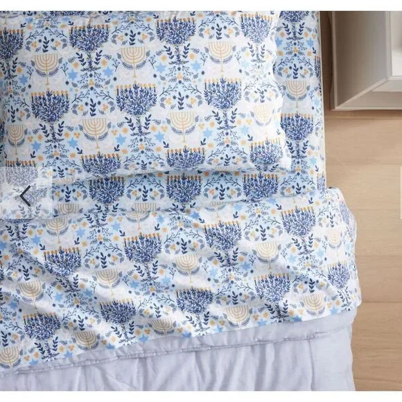 Pottery Barn Kids Rifle Paper Co. Hanukkah Organic Sheet Set T