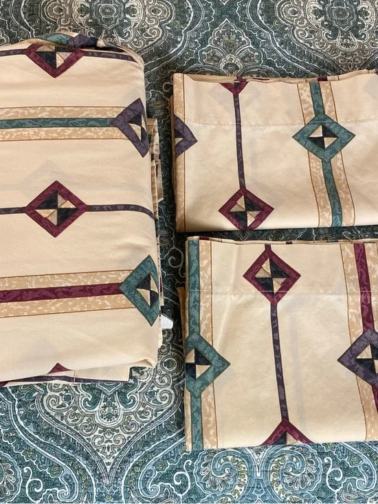 Spring Beige Bedding Set with Teal and Burgundy Geometric Accents 3 pc set