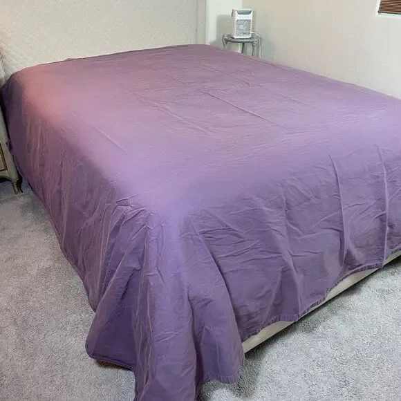 Wamsutta Solid Purple plumb King fitted sheet and flat sheet set