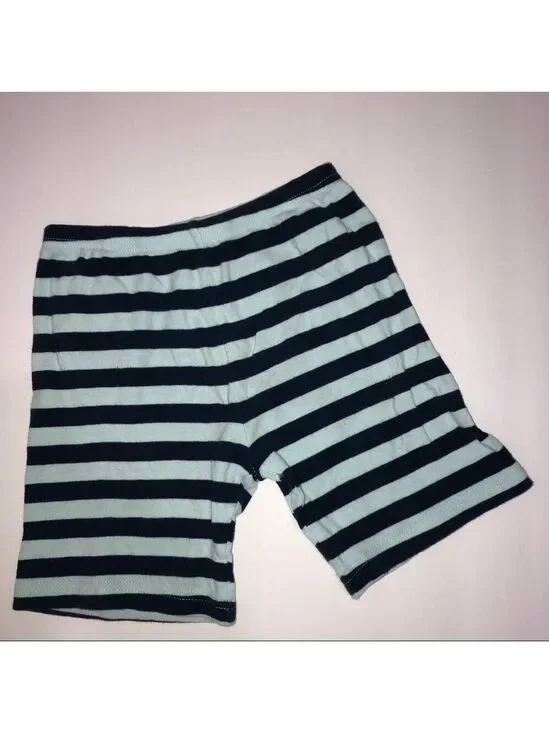 𝅺5 for $10 Carter’s shirts Size 5T