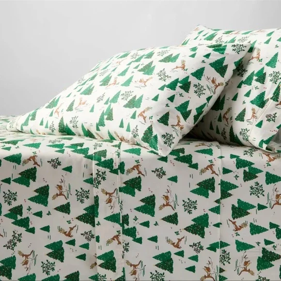 NWT Threshold - 400 Thread Count Christmas Holiday Performance Sheet Set