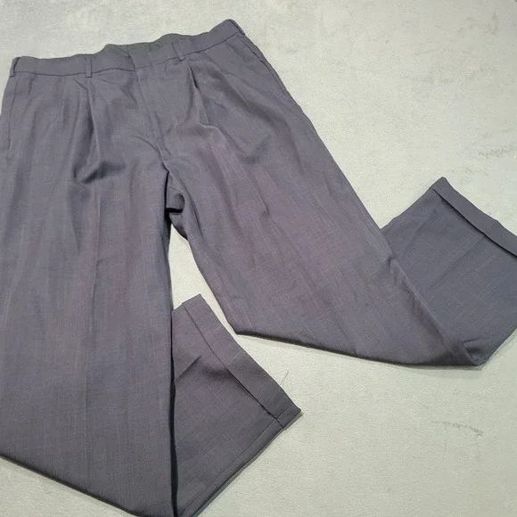 Haggar Dress Pants Mens 36x30 Gray Pleated Classic Cuffed Wrinkle-Free Trousers