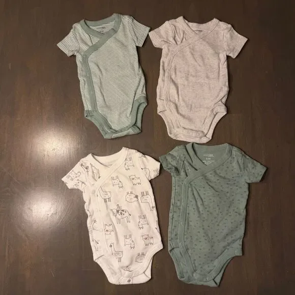 Carters Short Sleeve Bodysuits size 0-3 Months