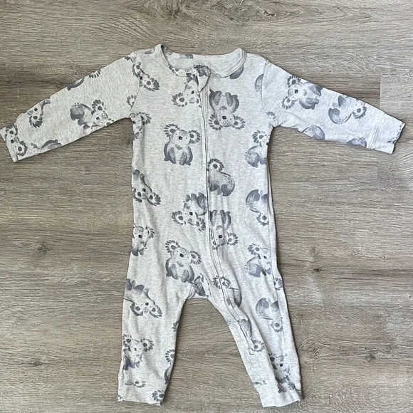 Carter’s Koala one piece size 9 months