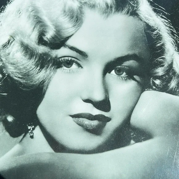 Marilyn Monroe 1998 Commemorative Calendar