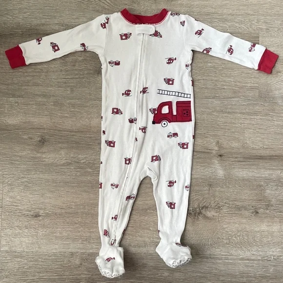 Carter’s firetruck sleeper size 12 months