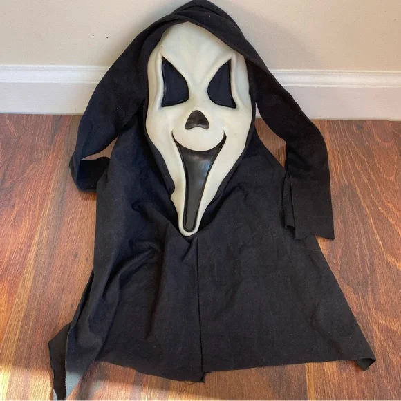 Vintage Scream Cloth Hood Smile Happy Ghost Face Fun World Div