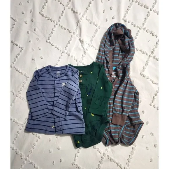 Baby Boy 3-Piece Outfit Bundle | Size 3 Months | Carter’s