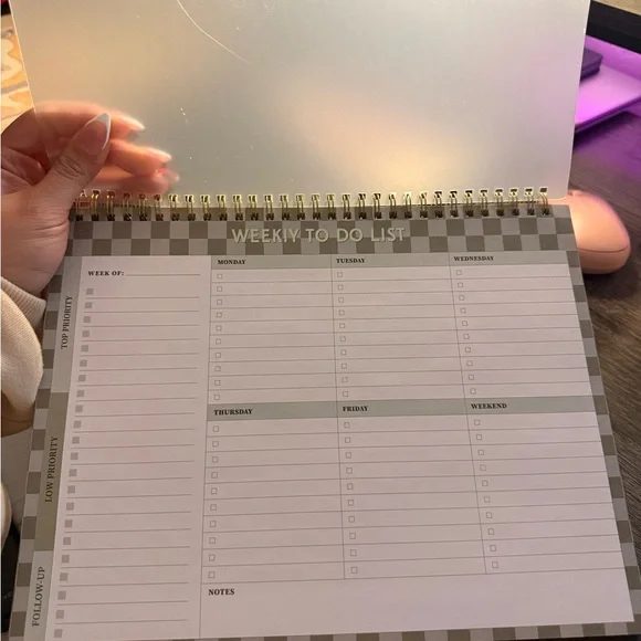 Weekly To-Do List Planner with Checkered Design