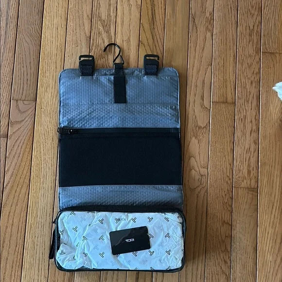 Tumi Hanging Travel Organizer - Black