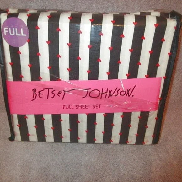 Betsey Johnson Wonderland Full Sheet Set 4 Piece Hearts & Stripes Retro Love NEW