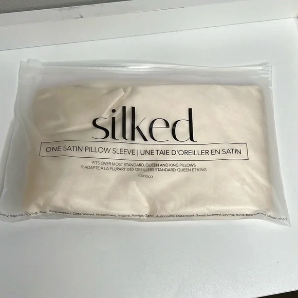 Silked Satin Pillow Sleeve in Ivory NWT 26