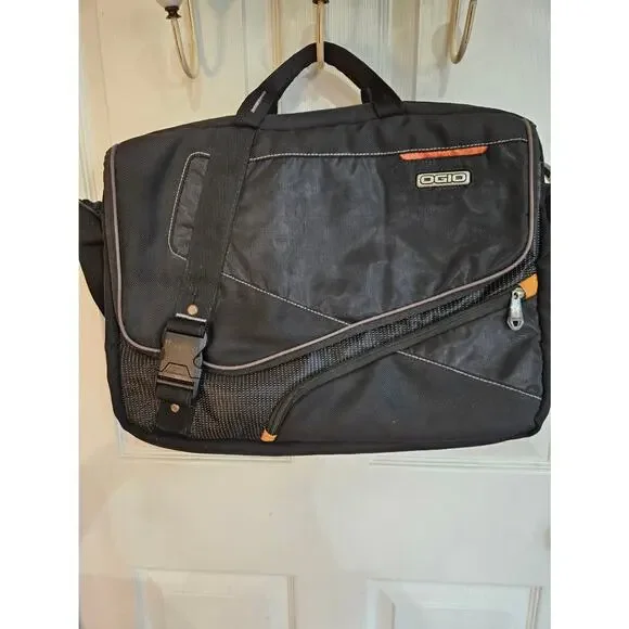 OGIO Multi-Zip/Compartment Laptop Computer Carry Case/Bag