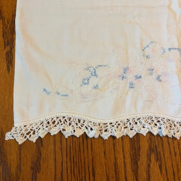 Vintage Cream White Embroidered Lace Trim Pillow Case