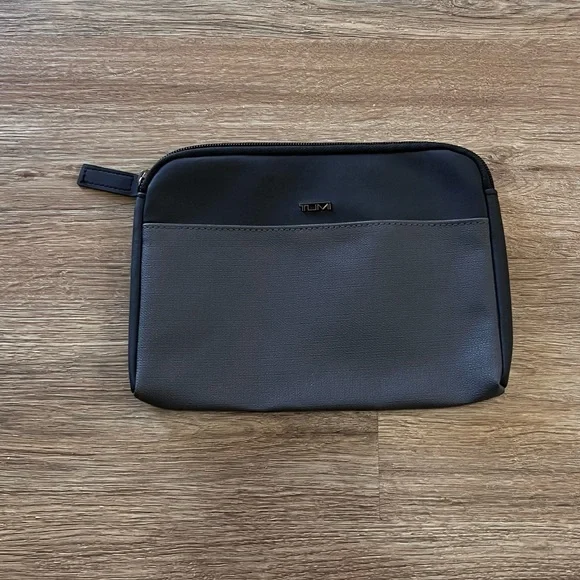 TUMI FOR DELTA Toiletry Amenity Kit Bag 6.5x8.5